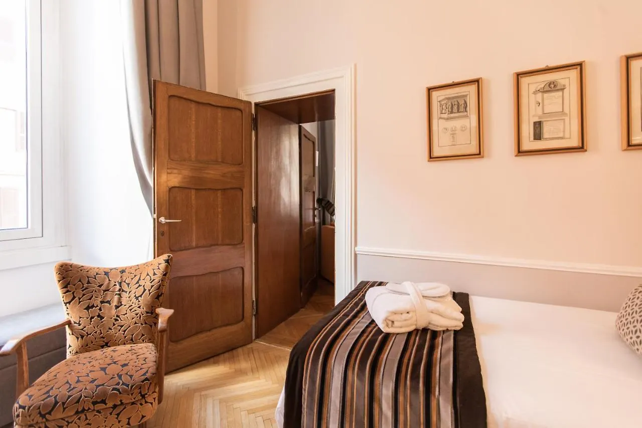 Bettoja Hotel Massimo D'Azeglio Rome 4*,