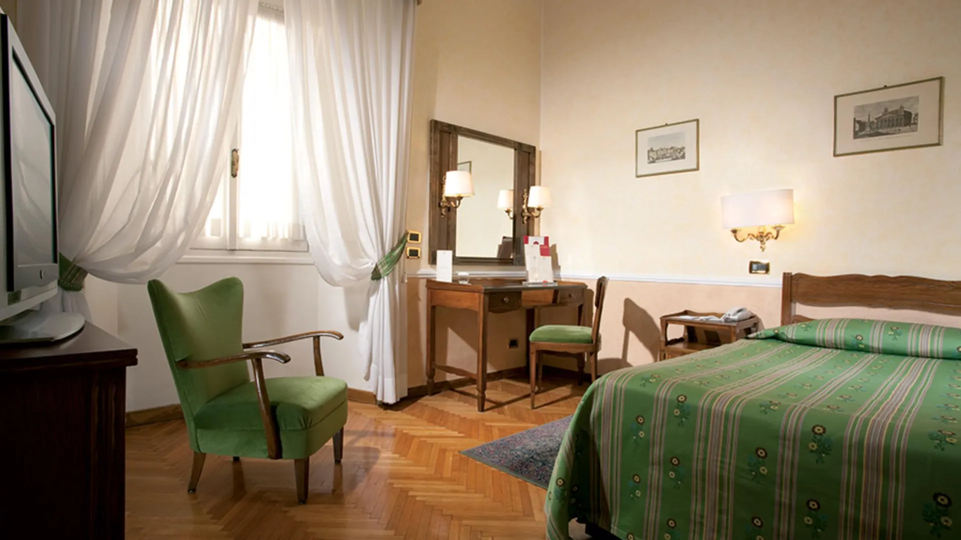Bettoja Hotel Massimo D'Azeglio Rome 4*,