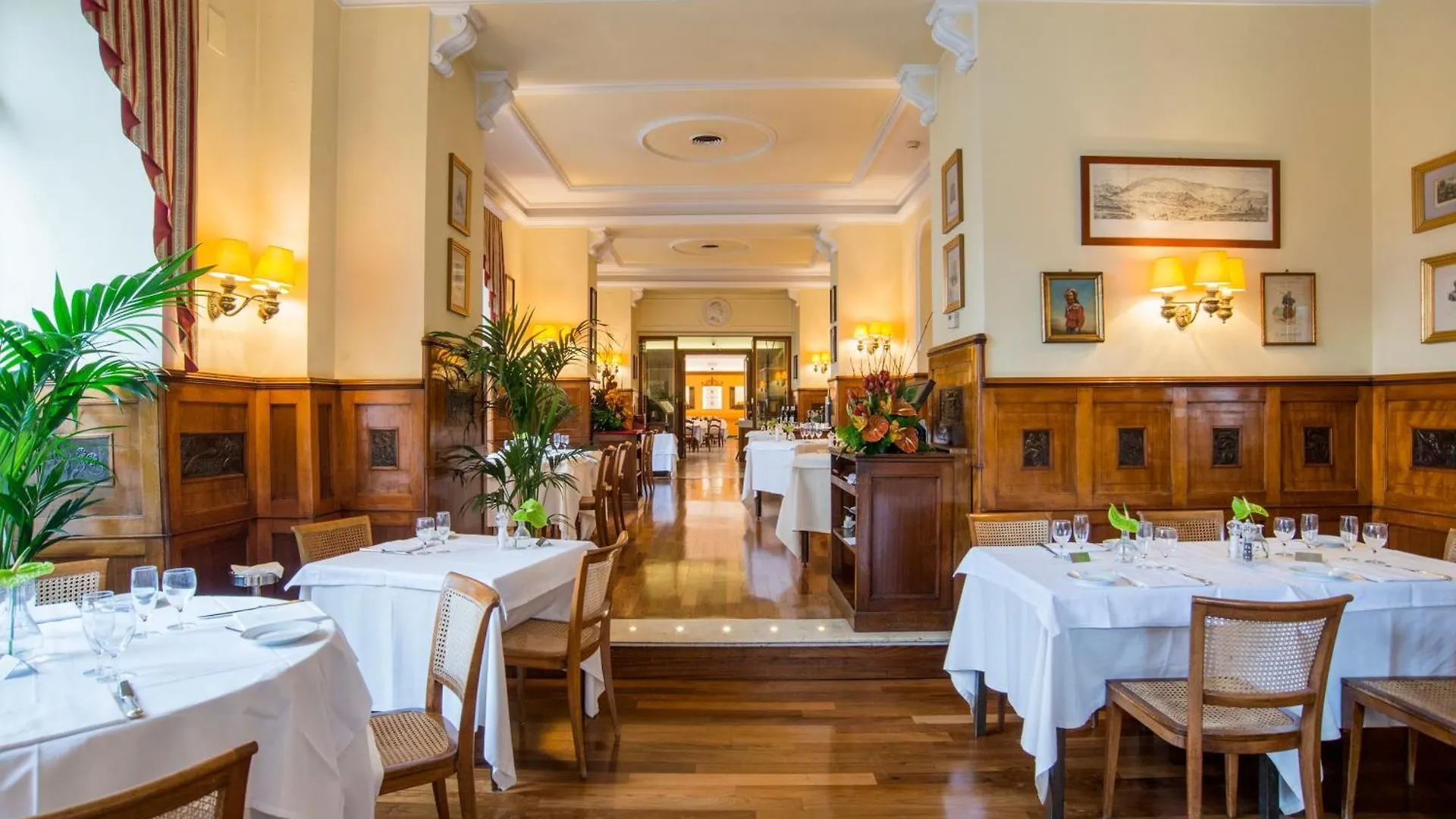 Bettoja Hotel Massimo D'Azeglio Rome 4*,